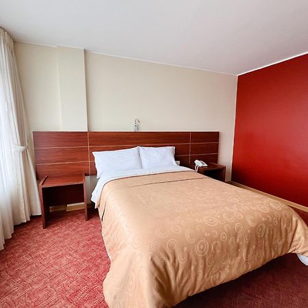 Hotel Flor De Los Andes Tulcán エクステリア 写真