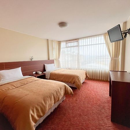 Hotel Flor De Los Andes Tulcán エクステリア 写真