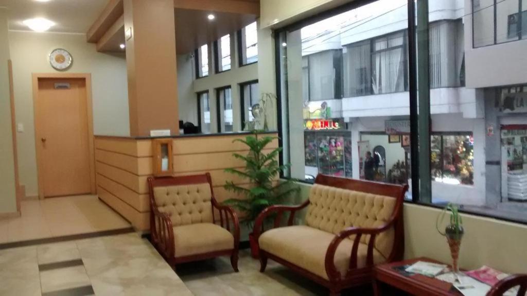 Hotel Flor De Los Andes Tulcán エクステリア 写真