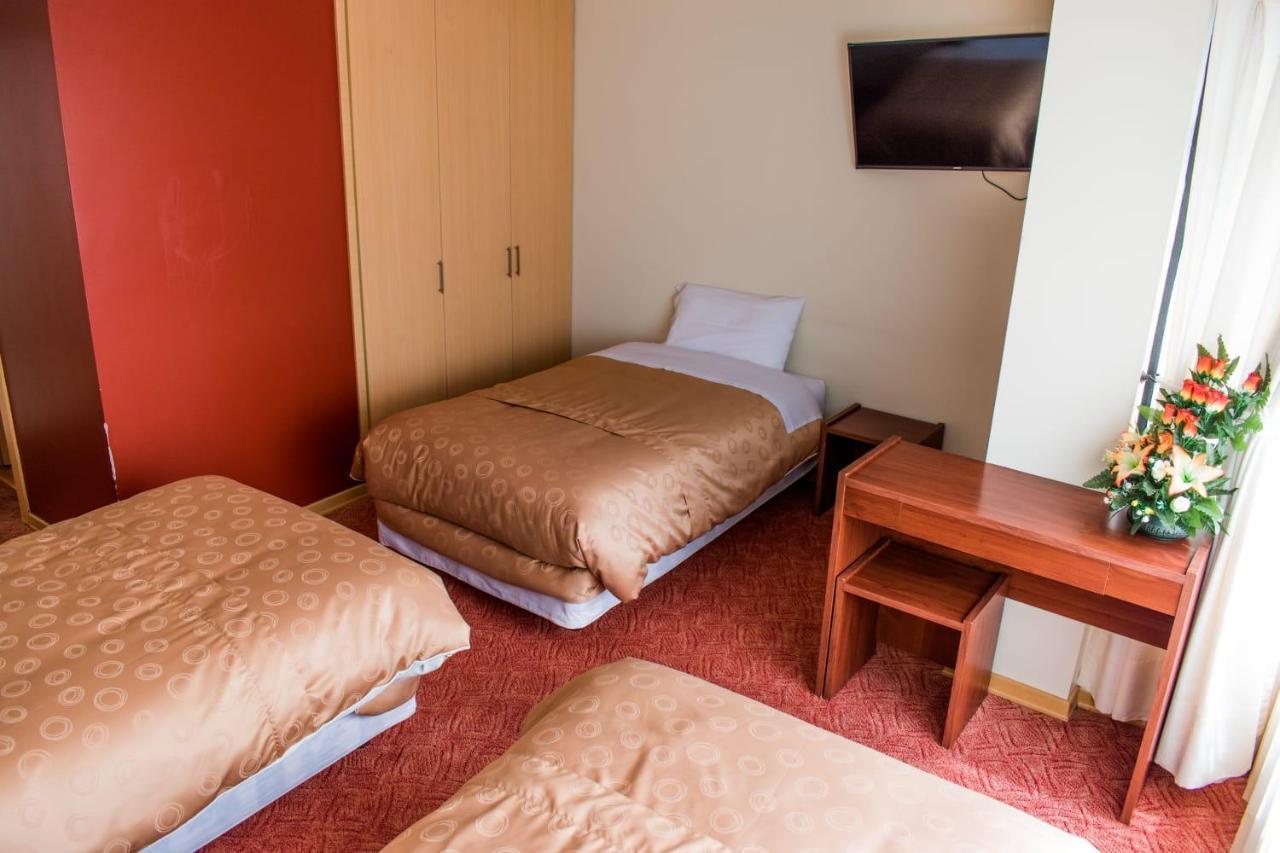 Hotel Flor De Los Andes Tulcán エクステリア 写真