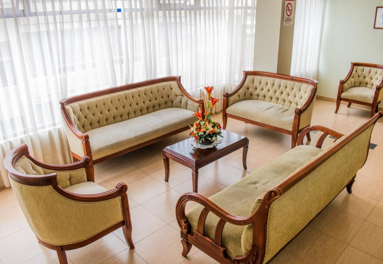 Hotel Flor De Los Andes Tulcán エクステリア 写真