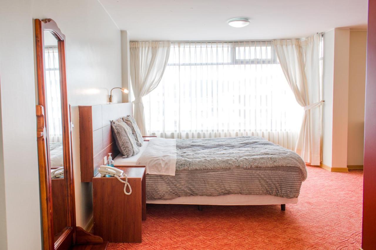 Hotel Flor De Los Andes Tulcán エクステリア 写真