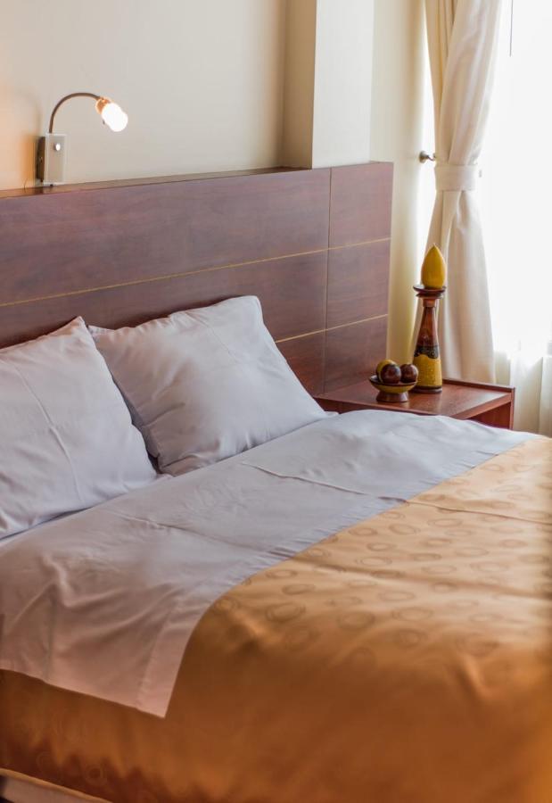Hotel Flor De Los Andes Tulcán エクステリア 写真